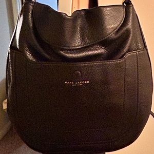 STYLISH Marc Jacobs hobo bag with matching wallet. ***WALLET SOLD SEPARATELY***